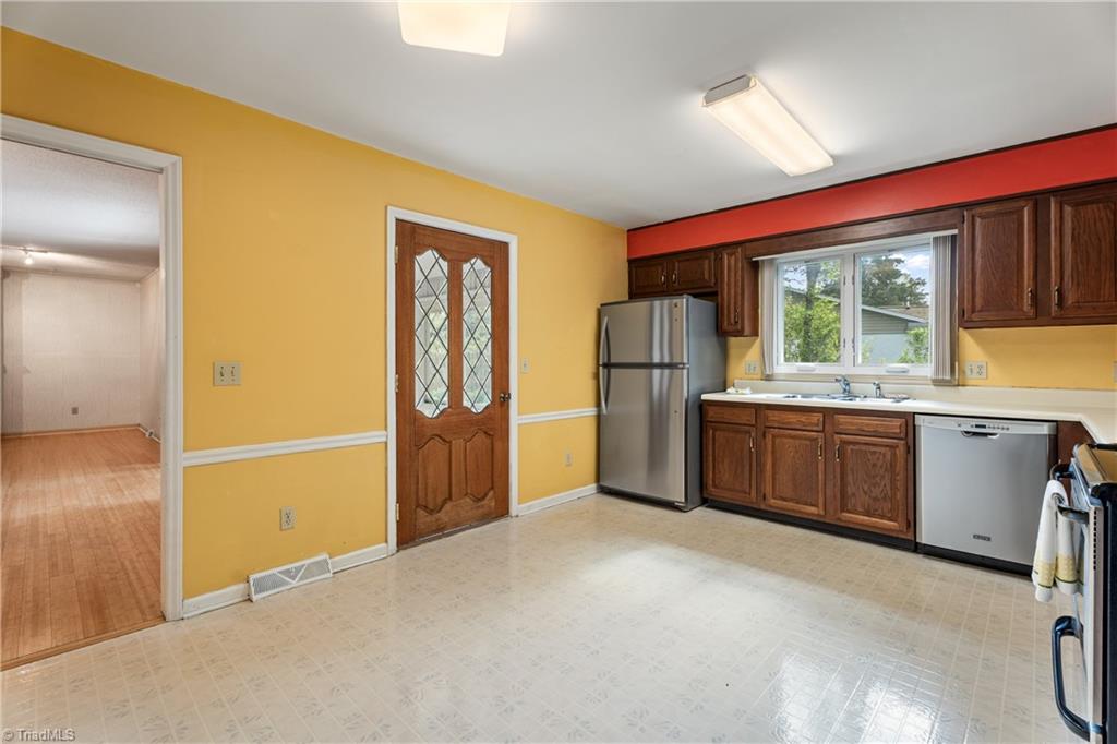 144 Old Mill Road, Unit C High Point, NC 27265 - Photo 13 of 28 Gallery Image 13