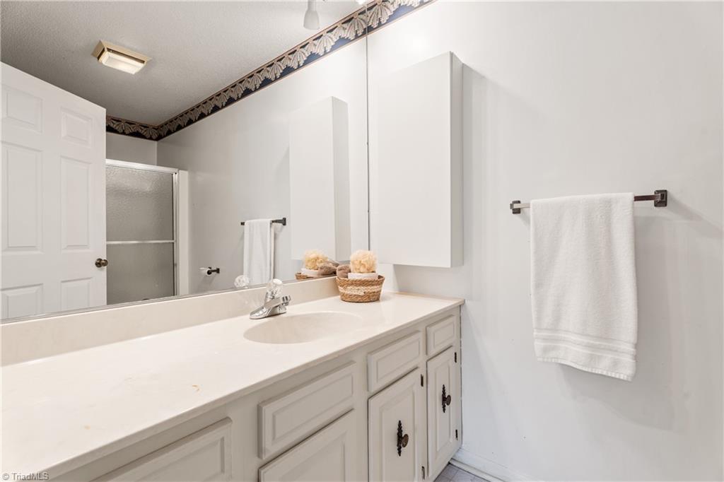 144 Old Mill Road, Unit C High Point, NC 27265 - Photo 23 of 28 Full bath in Second bedroom