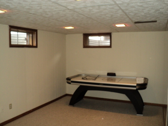 623 Northgate Road, Unit 623 New Lenox, IL 60451 - Photo 9 of 9 a room with a table and window