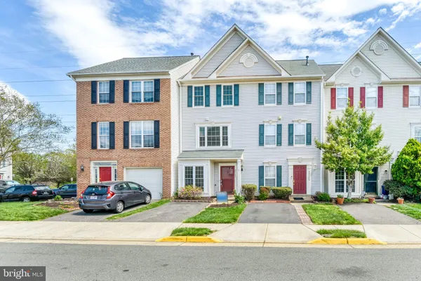 $545,000 | 22142 Trailside Square, Sterling, VA 20164
