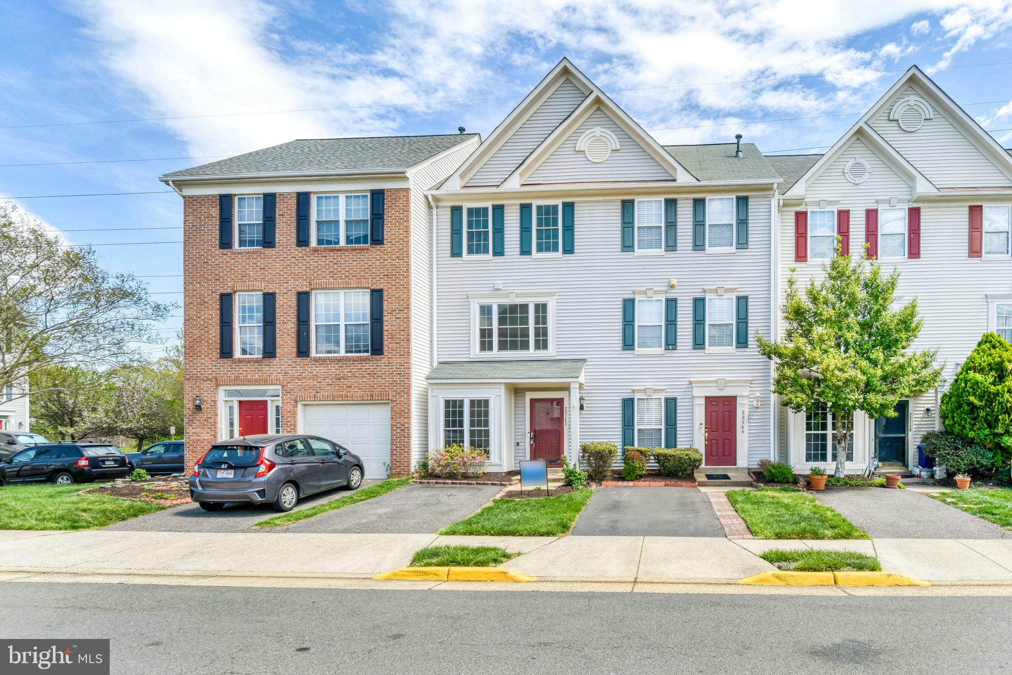 22142 Trailside Square Sterling, VA 20164 - Photo 3 of 32