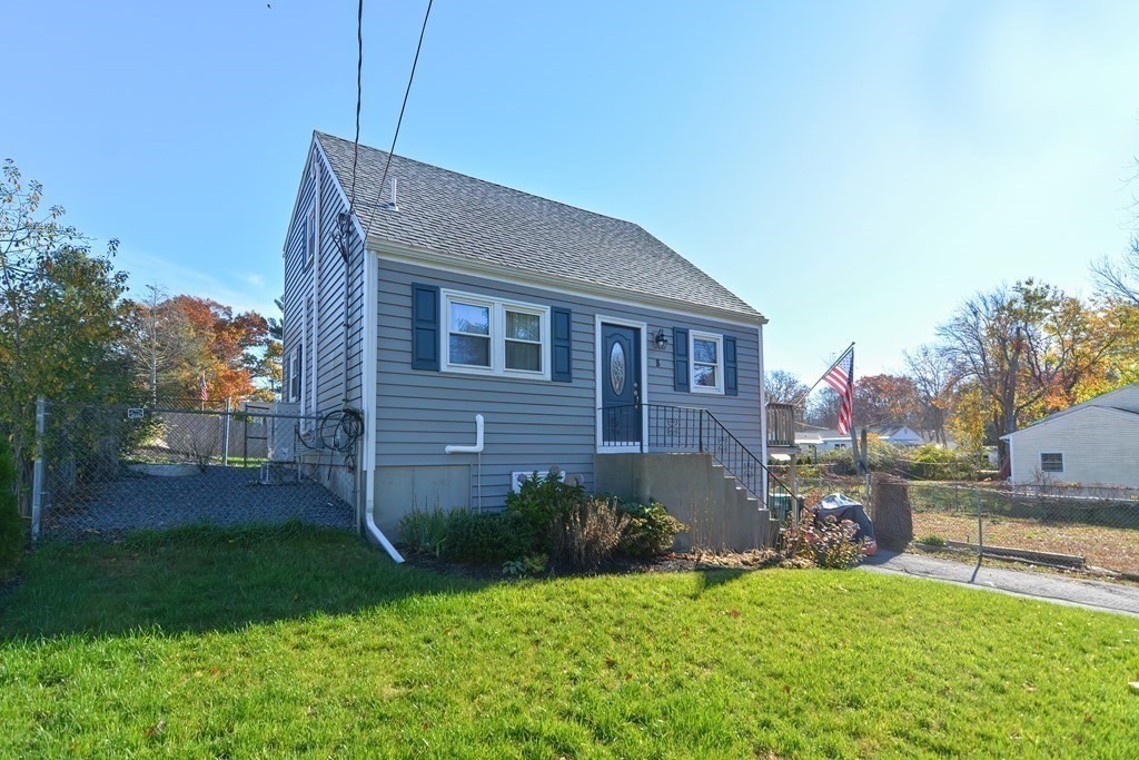 8 Balsam Road Holbrook, MA 02343 - Photo 3 of 27