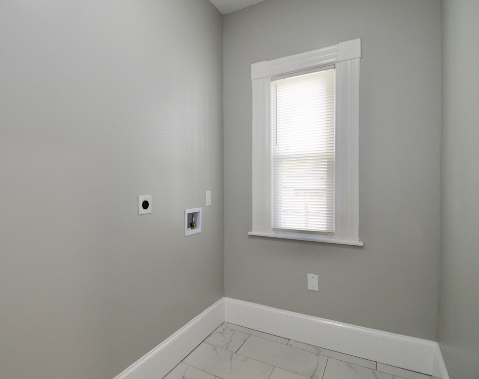 43 Princeton Street Springfield, MA 01109 - Photo 17 of 41