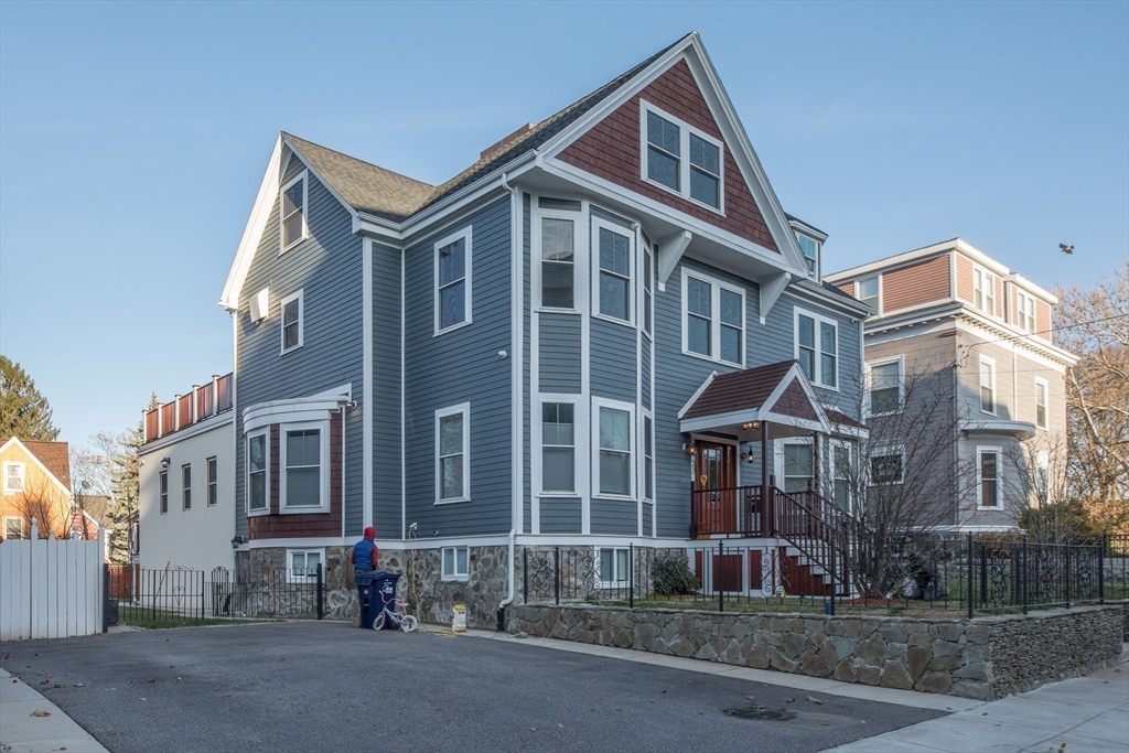 27 Howland Street, Unit 2 Boston, MA 02121 - Photo 18 of 19