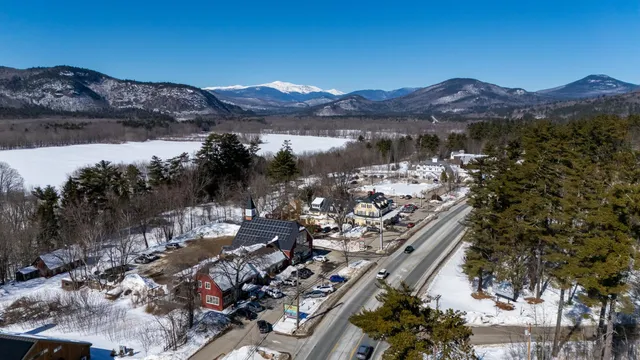 $2,300,000 | 3360-3378 White Mountain Highway, Conway, NH 03860
