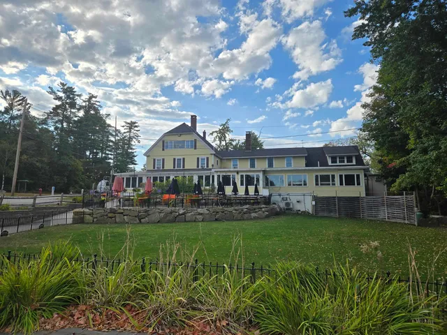 $2,300,000 | 3360-3378 White Mountain Highway, Conway, NH 03860