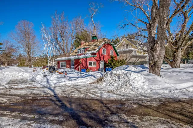 $2,300,000 | 3360-3378 White Mountain Highway, Conway, NH 03860