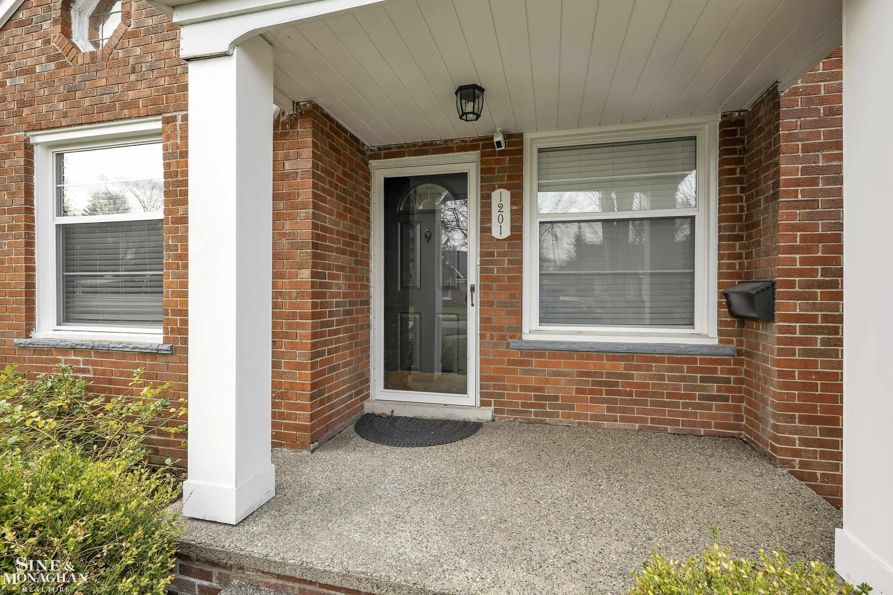 1201 Fairholme Road Grosse Pointe Woods, MI 48236 - Photo 5 of 42