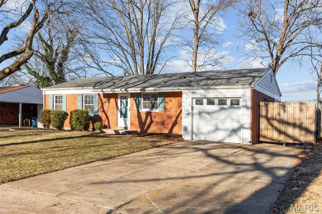 $1,700 | 7339 Gerardini Drive, Hazelwood, MO 63042