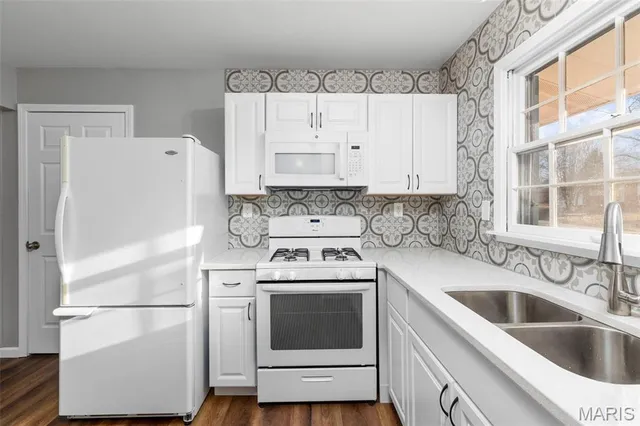 $1,700 | 7339 Gerardini Drive, Hazelwood, MO 63042