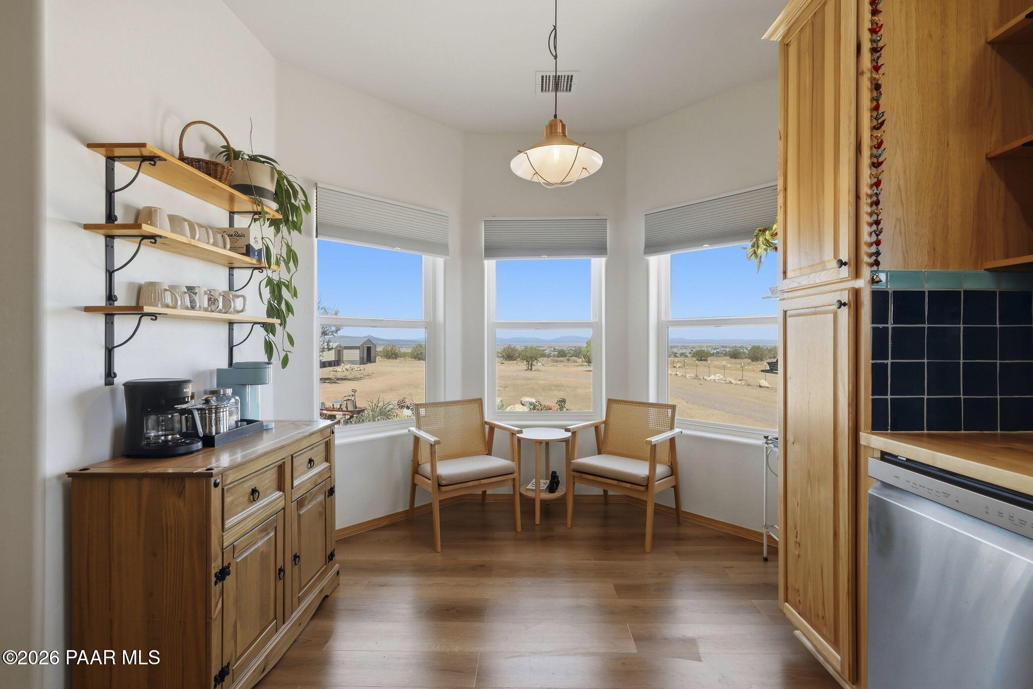 23962 North Headwaters Road Paulden, AZ 86334 - Photo 17 of 43 13-Breakfast Nook