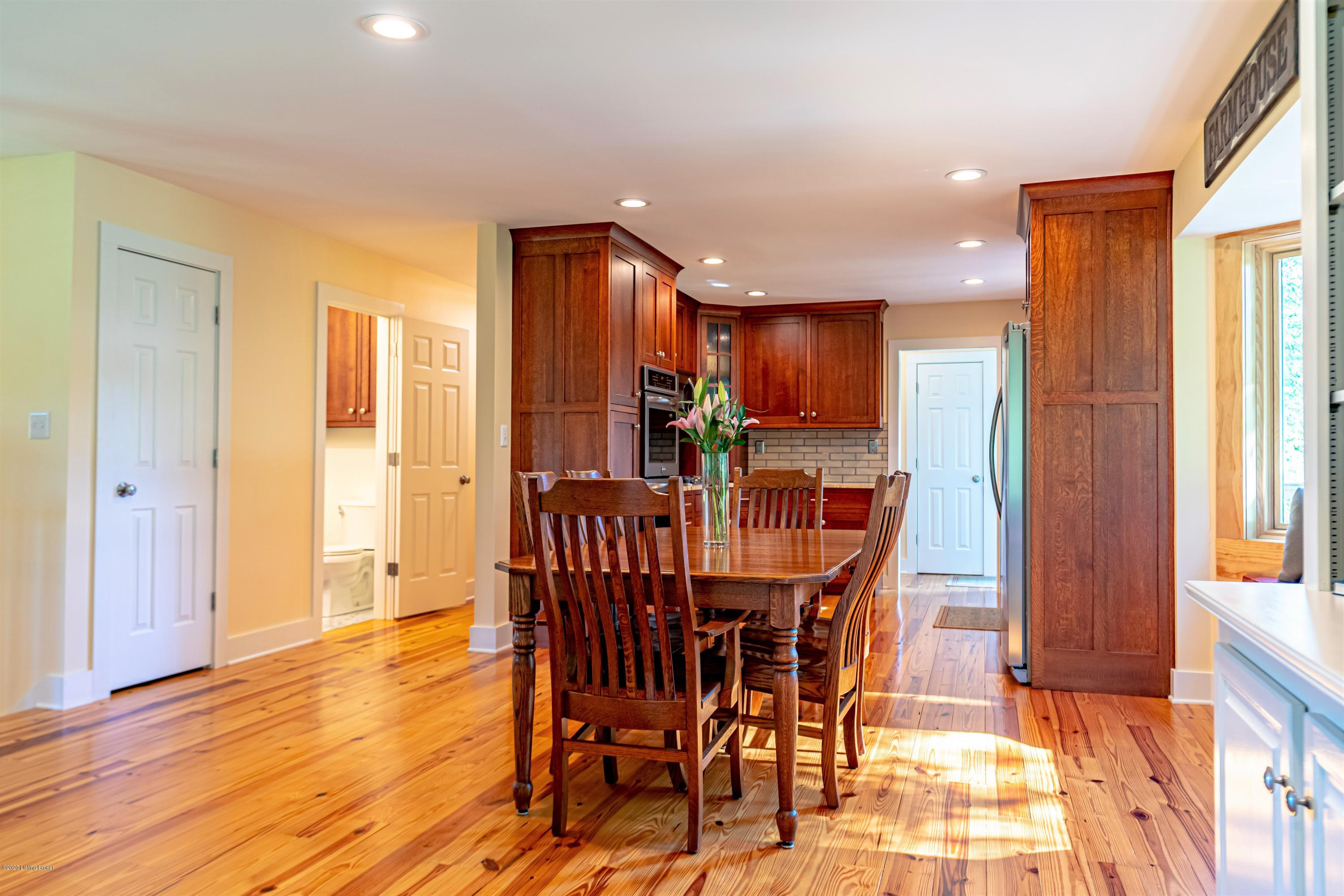 3186 Webb Road Simpsonville, KY 40067 - Photo 15 of 57 Dining ARea