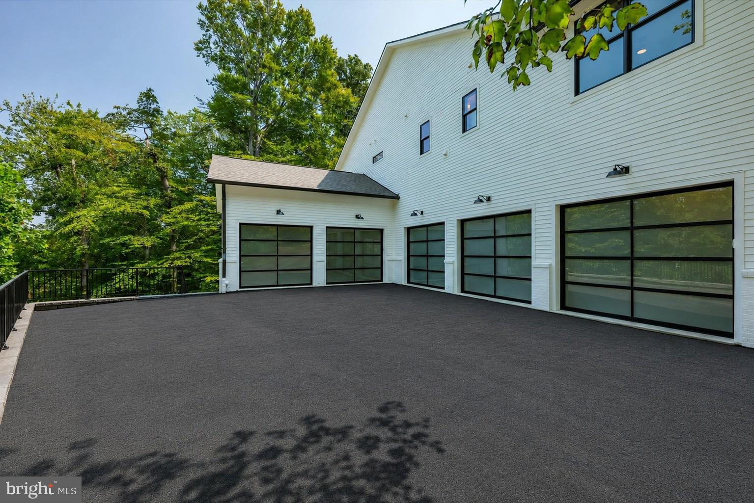 1701 Briar Ridge Road McLean, VA 22101 - Photo 5 of 139 Gallery Image 5