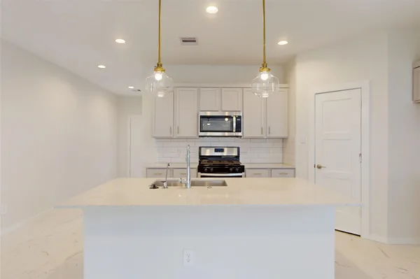 $409,000 | 10428 Great Basin Lane, Conroe, TX 77384