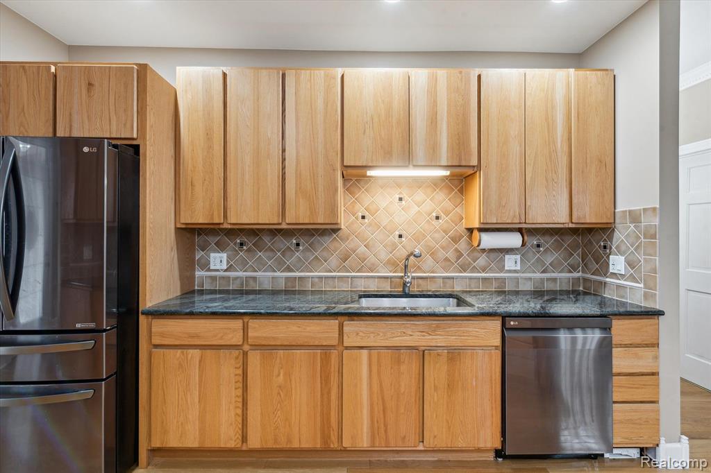 48803 Cherry Hill Road Canton, MI 48188 - Photo 25 of 97