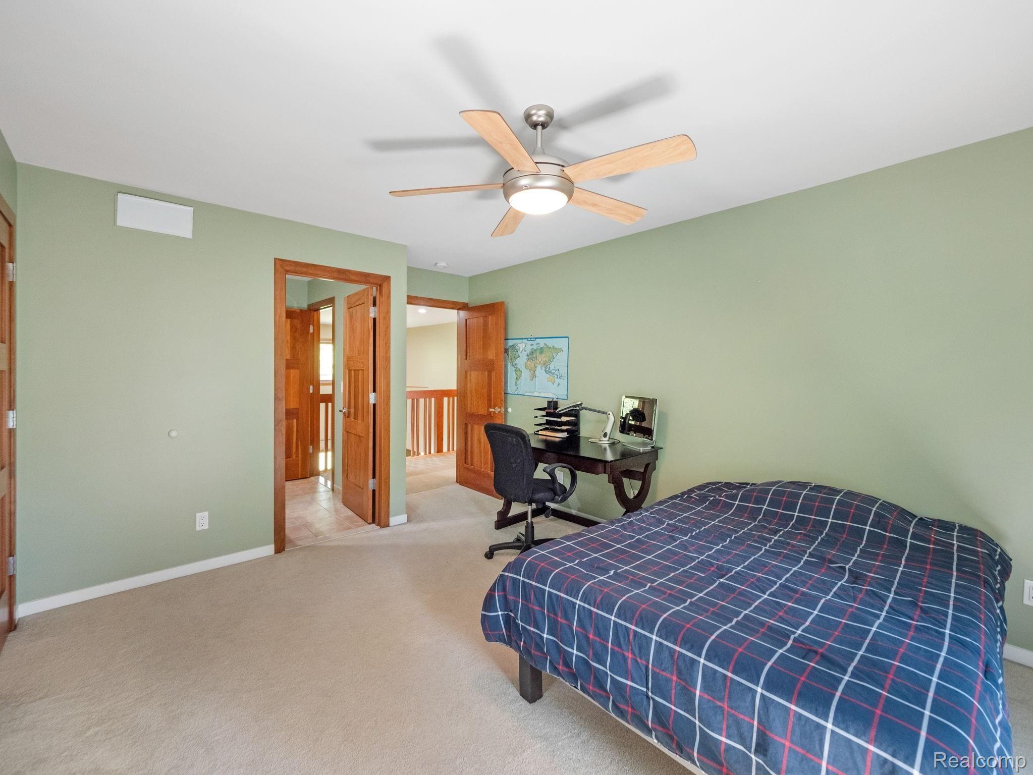 34600 Quaker Valley Road Farmington, MI 48331 - Photo 27 of 41 63-web-or-mls-P4022414.jpg