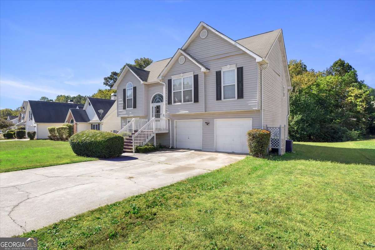 10571 Starling Trail Hampton, GA 30228 - Photo 2 of 35