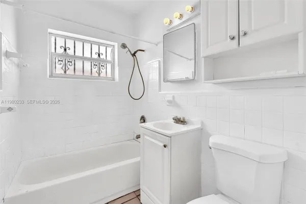 $1,695 | 2835 Southwest 24th Street, Unit 1, Miami, FL 33145