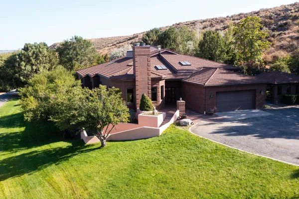 $5,800,000 | 4799-a River Road, Buhl, ID 83316