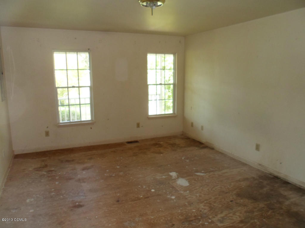 319 Gibbs Road New Bern, NC 28560 - Photo 14 of 17 master bed