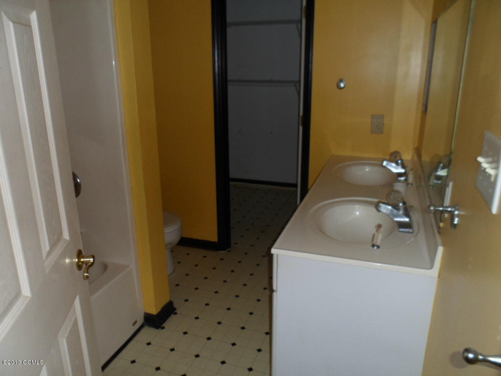319 Gibbs Road New Bern, NC 28560 - Photo 2 of 17 bath 1
