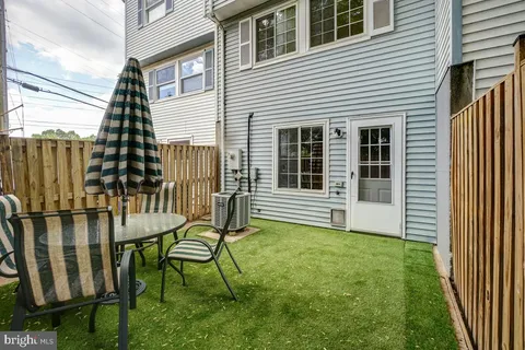 $550,000 | 2880 South Meade Street, Arlington, VA 22206