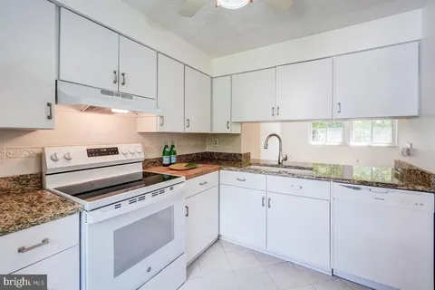 $550,000 | 2880 South Meade Street, Arlington, VA 22206