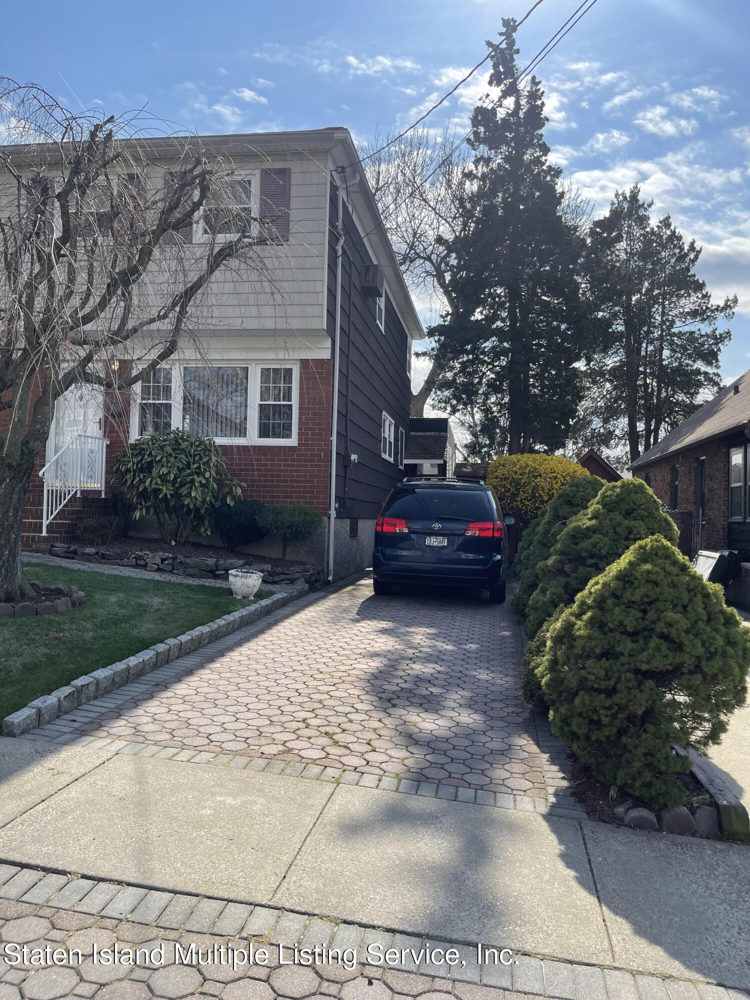 462 Beach Road Staten Island, NY 10312 - Photo 1 of 38 Front