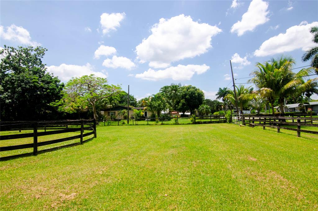1765-back Lot Southwest 112th Avenue Davie, FL 33325 - Photo 5 of 19 a view of an outdoor space and yard