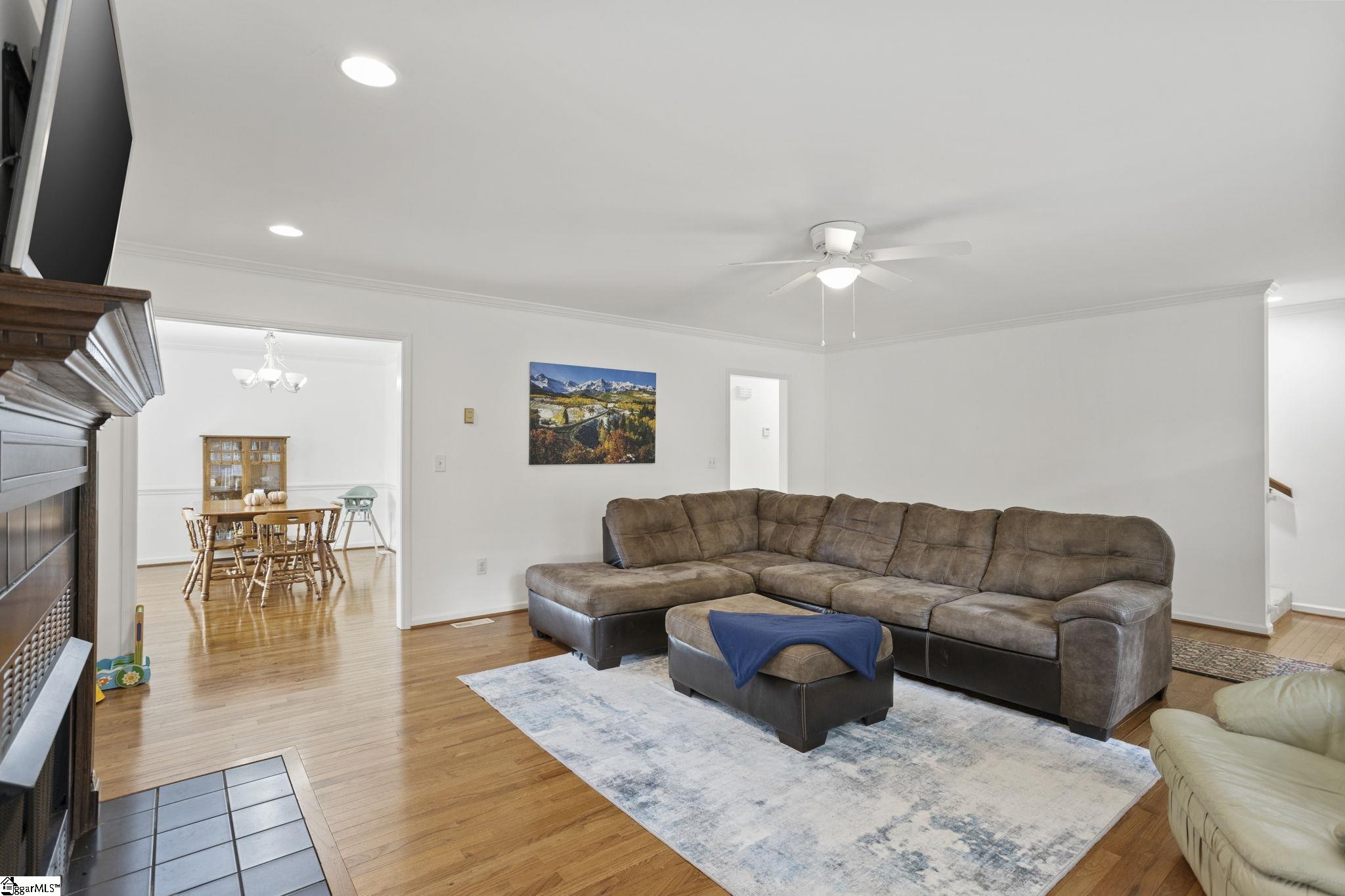 504 Ridgeway Court Easley, SC 29640 - Photo 6 of 31 Gallery Image 6
