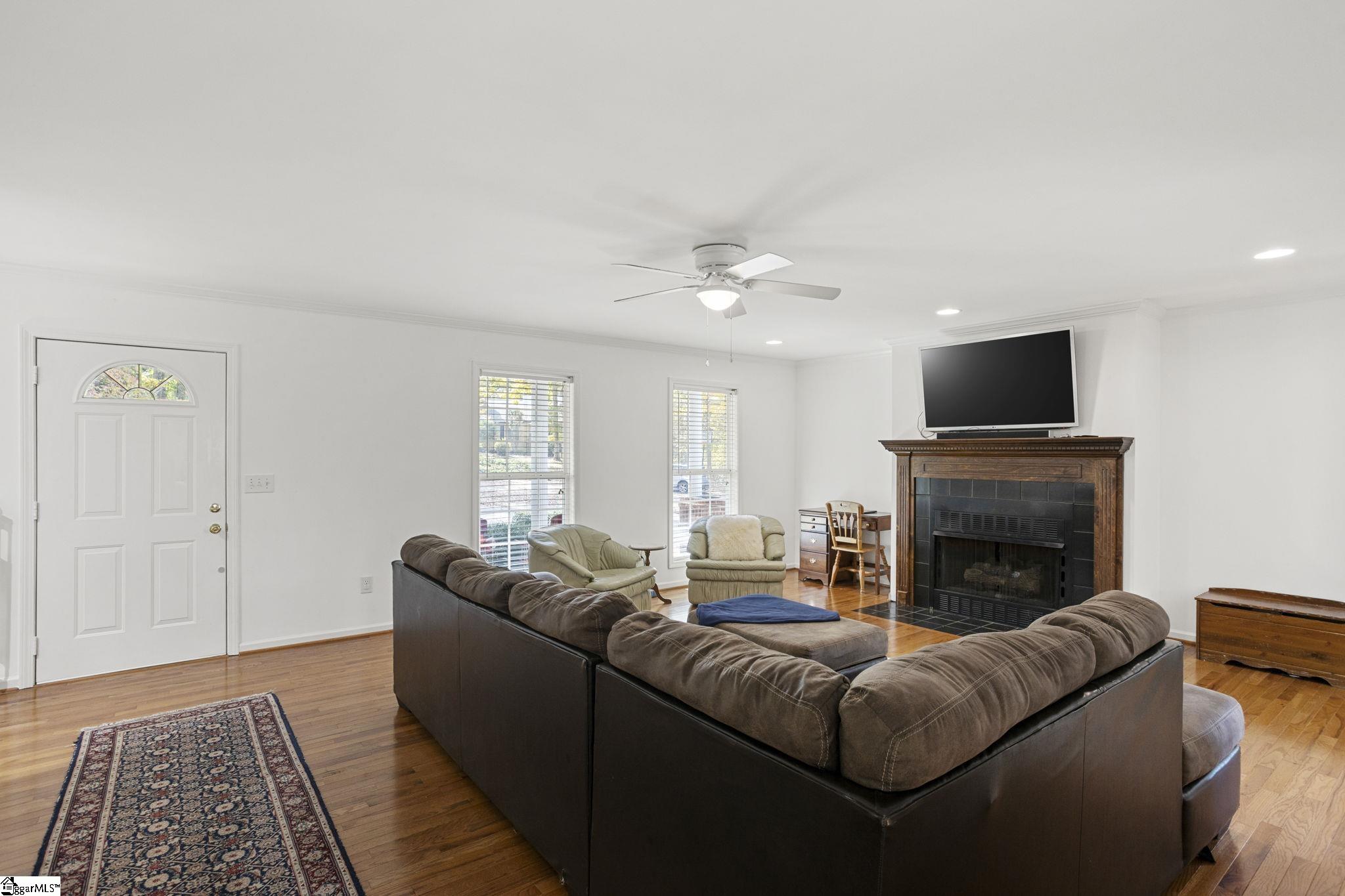 504 Ridgeway Court Easley, SC 29640 - Photo 8 of 31 Gallery Image 8