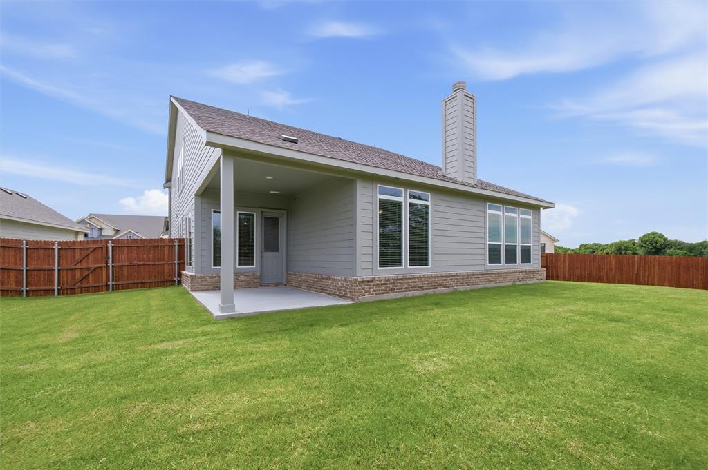1233 Frio Drive Springtown, TX 76082 - Photo 25 of 29