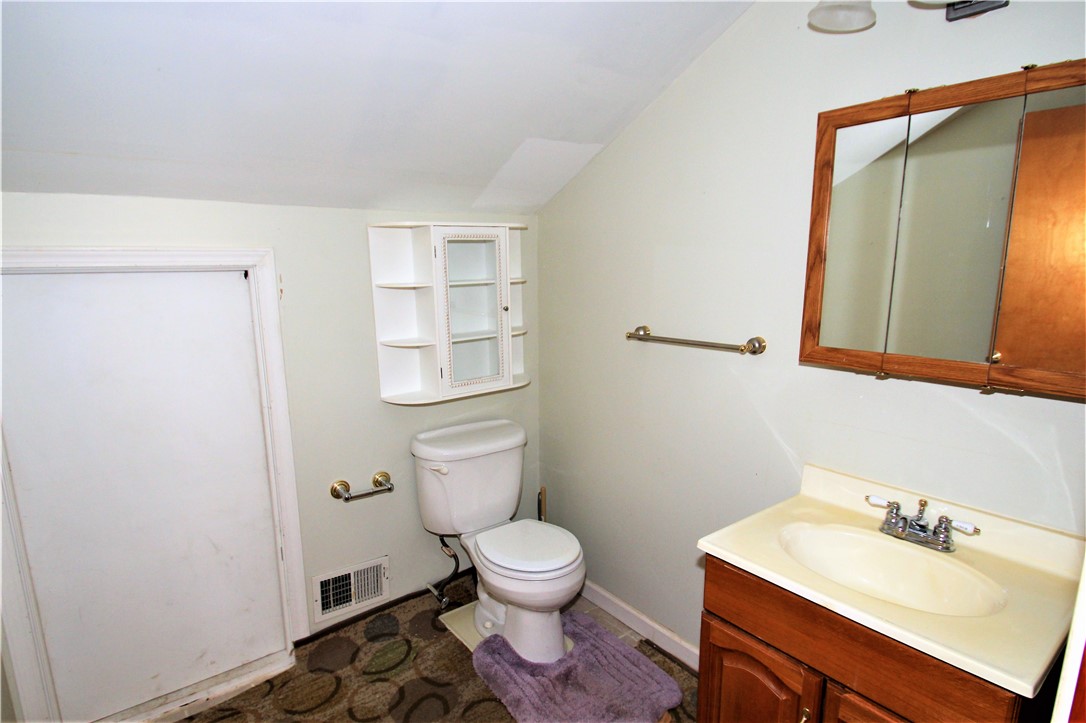43 West Parkway Greece, NY 14616 - Photo 15 of 45 Main upstairs powder room