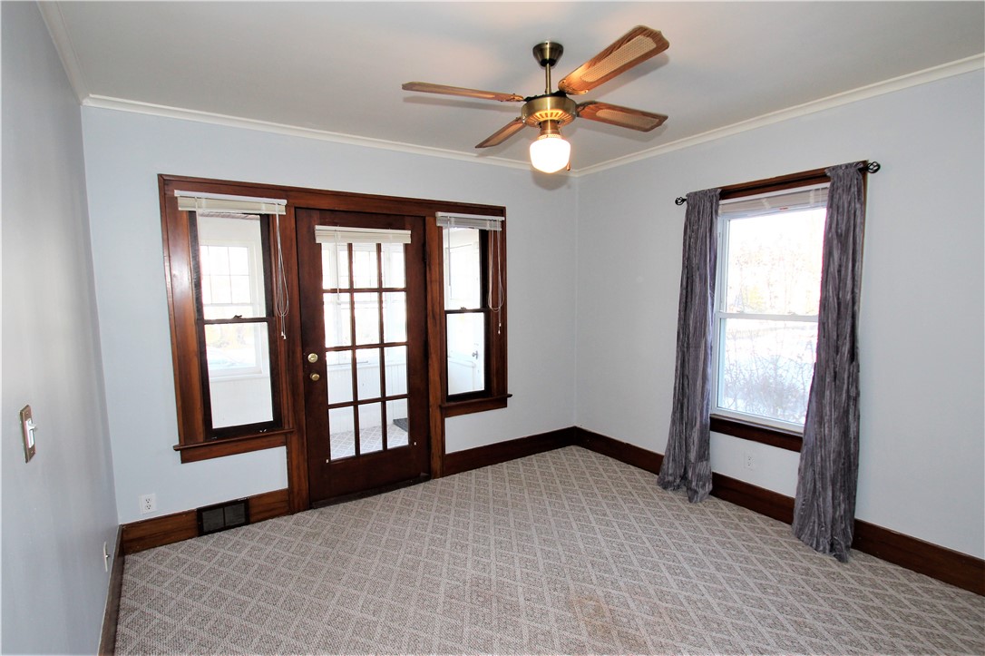 43 West Parkway Greece, NY 14616 - Photo 24 of 45 Apartment living room