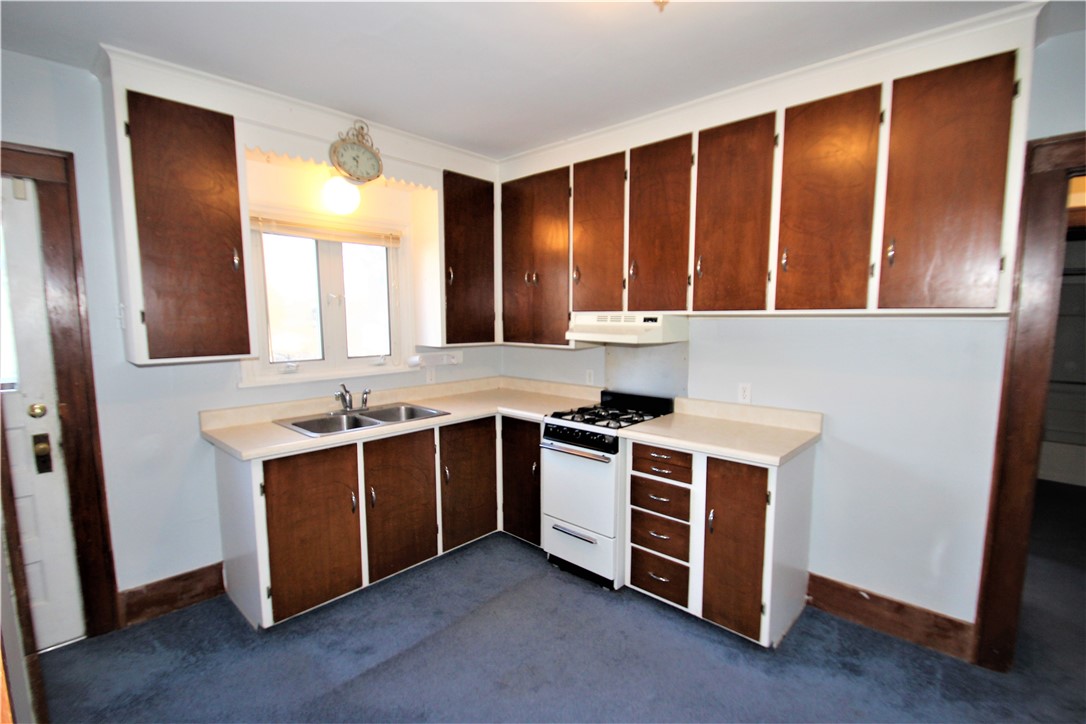 43 West Parkway Greece, NY 14616 - Photo 25 of 45 Apartment kitchen