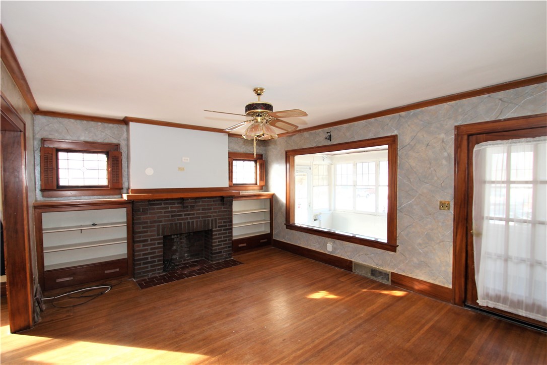 43 West Parkway Greece, NY 14616 - Photo 8 of 45 Main living room
