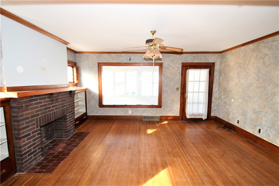 43 West Parkway Greece, NY 14616 - Photo 9 of 45 Main Living room