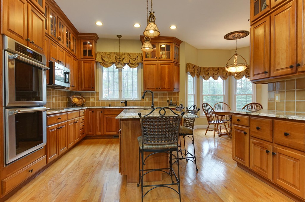 122 Fox Run Road Bolton, MA 01740 - Photo 9 of 30 Gallery Image 9