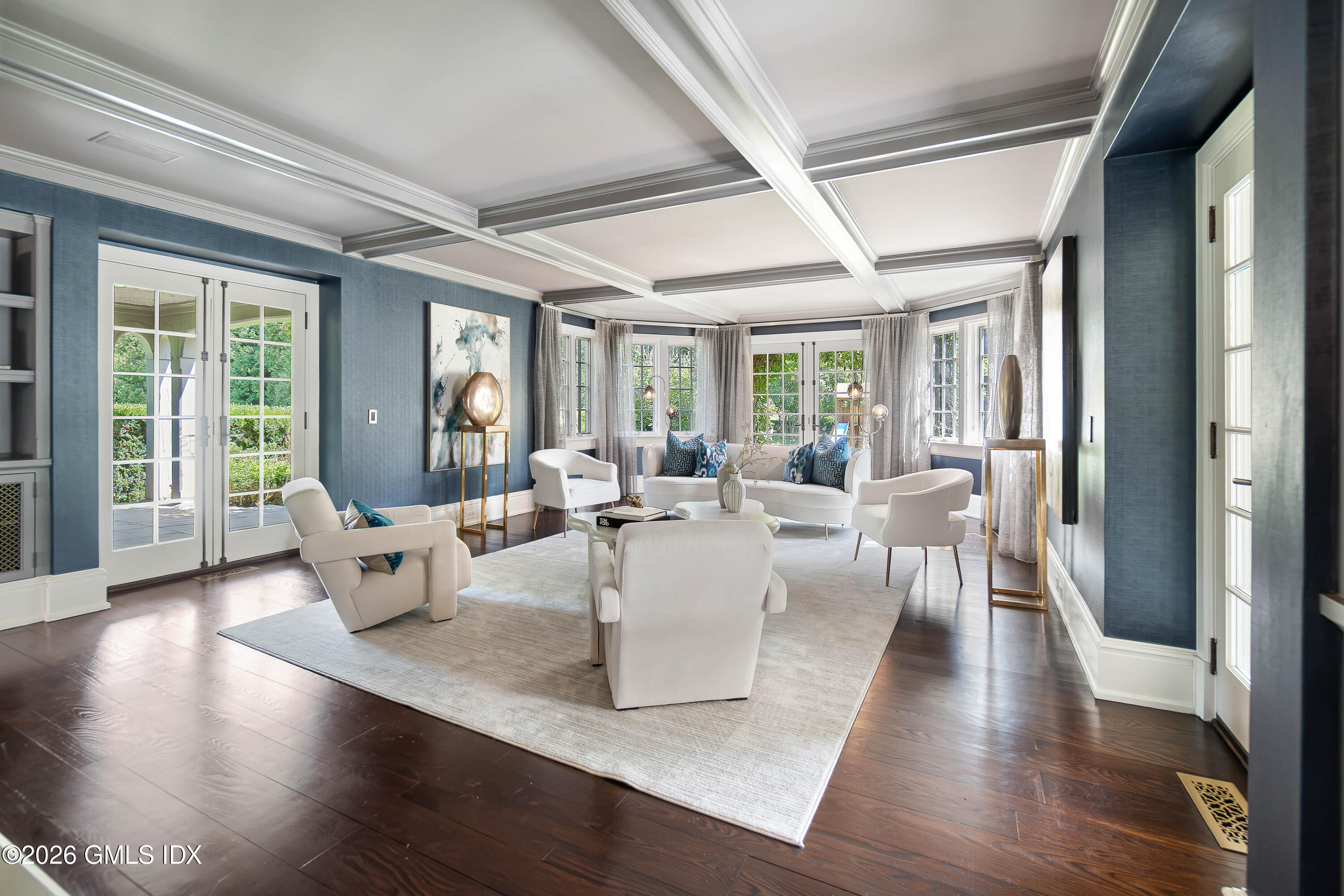 164 Round Hill Road Greenwich, CT 06831 - Photo 10 of 53 Living Room