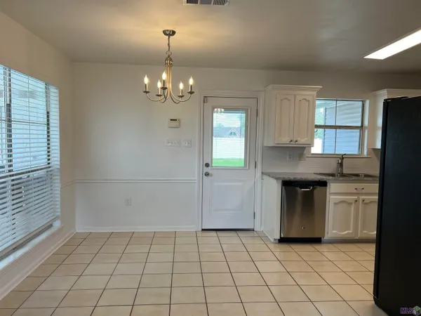 $1,700 | 2038 East Catalpa Street, Gonzales, LA 70737