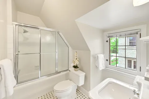$1,395,000 | 3445 North Lake Drive, Milwaukee, WI 53211