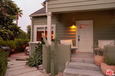 $1,150,000 | 404 North Avenue 52, Los Angeles, CA 90042