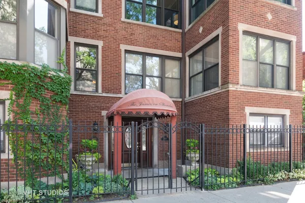 $685,000 | 5047 North Sheridan Road, Unit 2S, Chicago, IL 60640