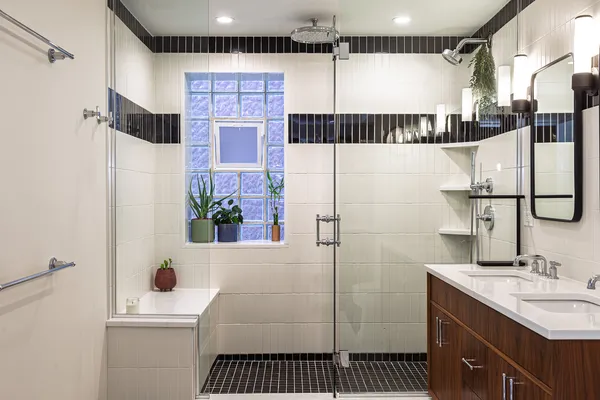 $685,000 | 5047 North Sheridan Road, Unit 2S, Chicago, IL 60640