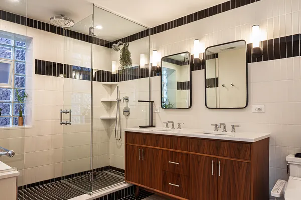 $685,000 | 5047 North Sheridan Road, Unit 2S, Chicago, IL 60640