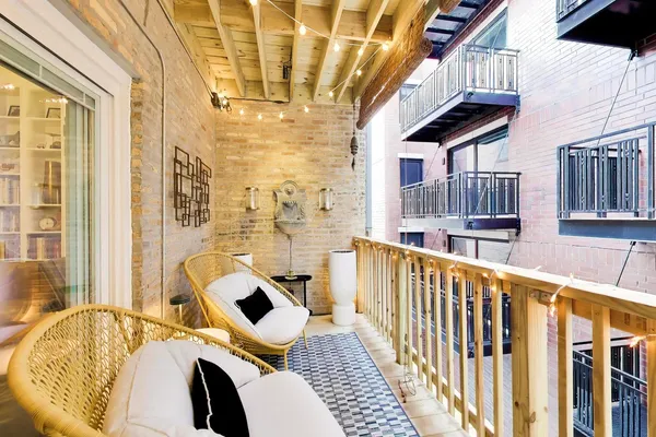$685,000 | 5047 North Sheridan Road, Unit 2S, Chicago, IL 60640
