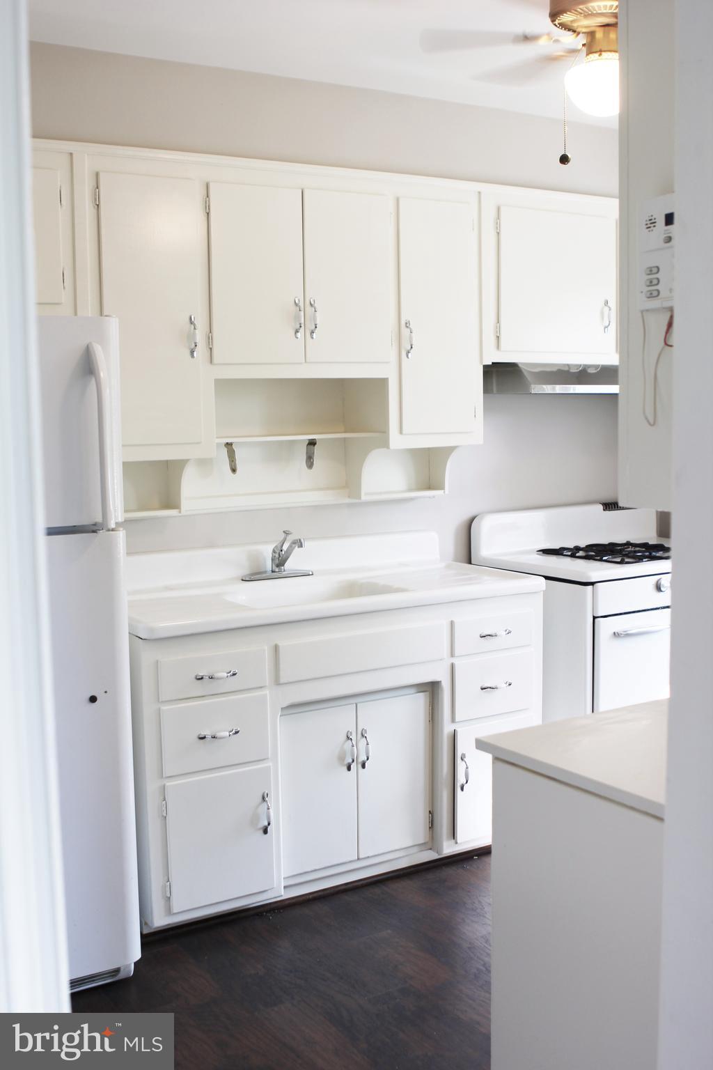 5601 Sagra Road Baltimore, MD 21239 - Photo 9 of 29 Kitchen