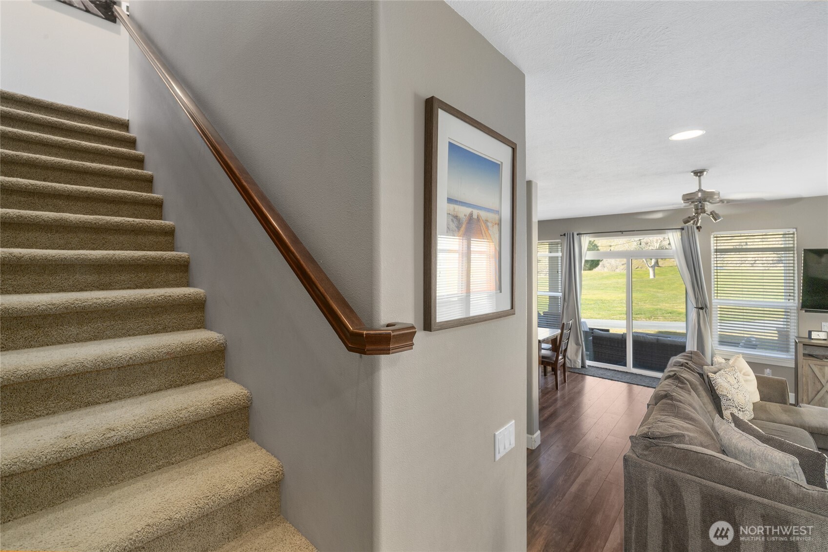 23041 Sunserra Loop Quincy, WA 98848 - Photo 19 of 38 a living room with furniture and a large window