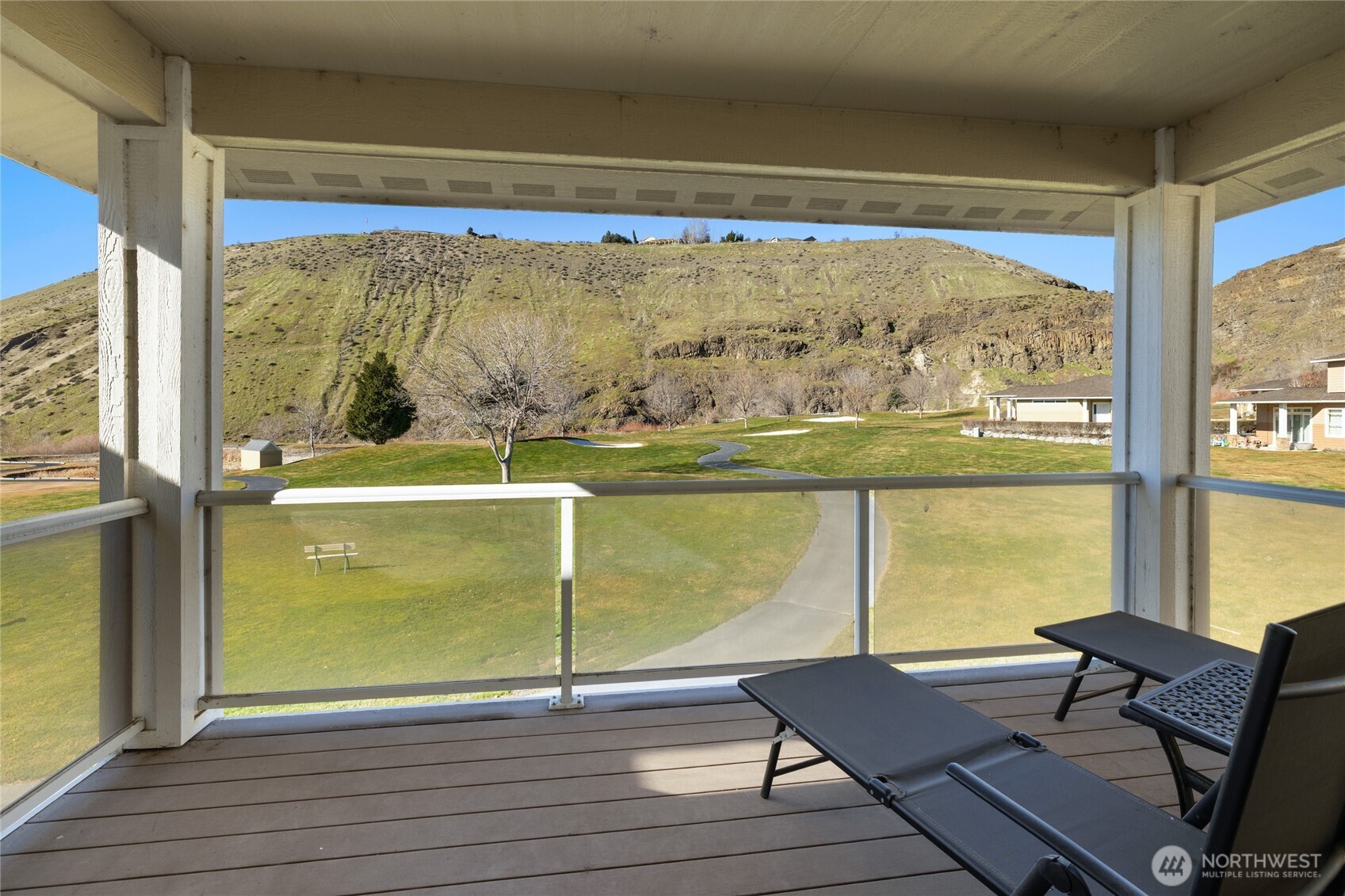 23041 Sunserra Loop Quincy, WA 98848 - Photo 26 of 38 a view of a room with wooden floor and windows