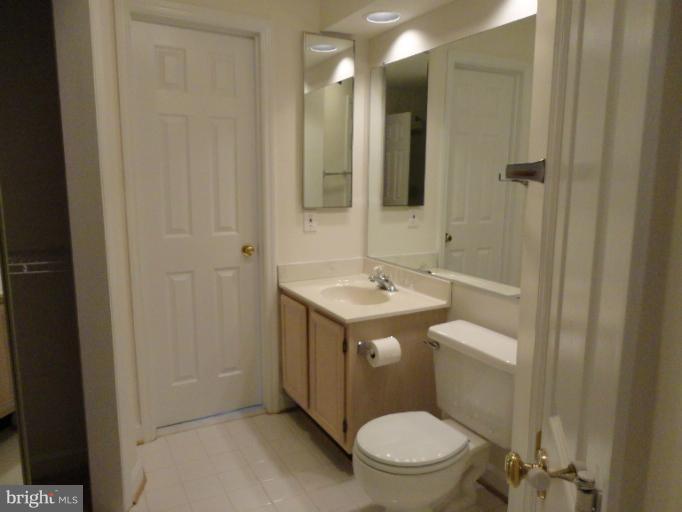 6830 Hayley Ridge Way, Unit E Baltimore, MD 21209 - Photo 11 of 18 Bath (Master)